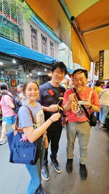 Taipei: Cooking Class & Market Adventure Historic Dadaocheng - A market walk with food in the middle