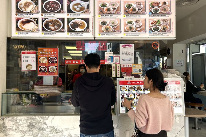 Taipei Hidden Eats, Market & Street Food Tour with 8+ Tastings - A university district walk between bites