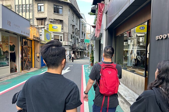Taipei Hidden Eats, Market & Street Food Tour with 8+ Tastings - The food quantity and how to pace yourself