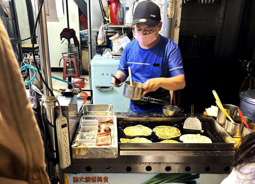 Taipei: Street Food & Hidden Eats Night Market Food Tour - What $55 gets you