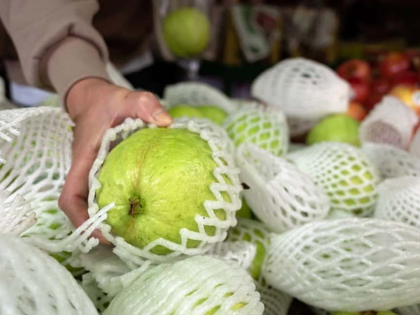 Taipei: Taiwan Traditional Breakfast & Market & Tea Tasting - Food, culture, and history with an English-speaking guide