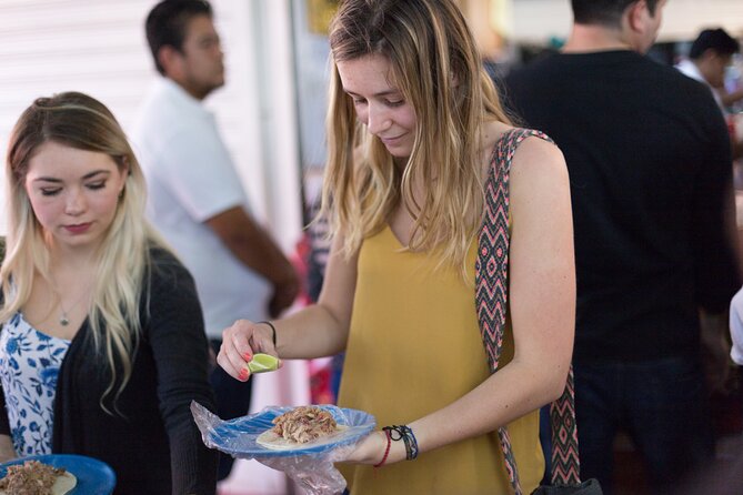 Taste of Cancun: Street Food, Local Market and Urban Murals Tour - Lonchería El Pocito: a compact lesson in Yucatecan cooking