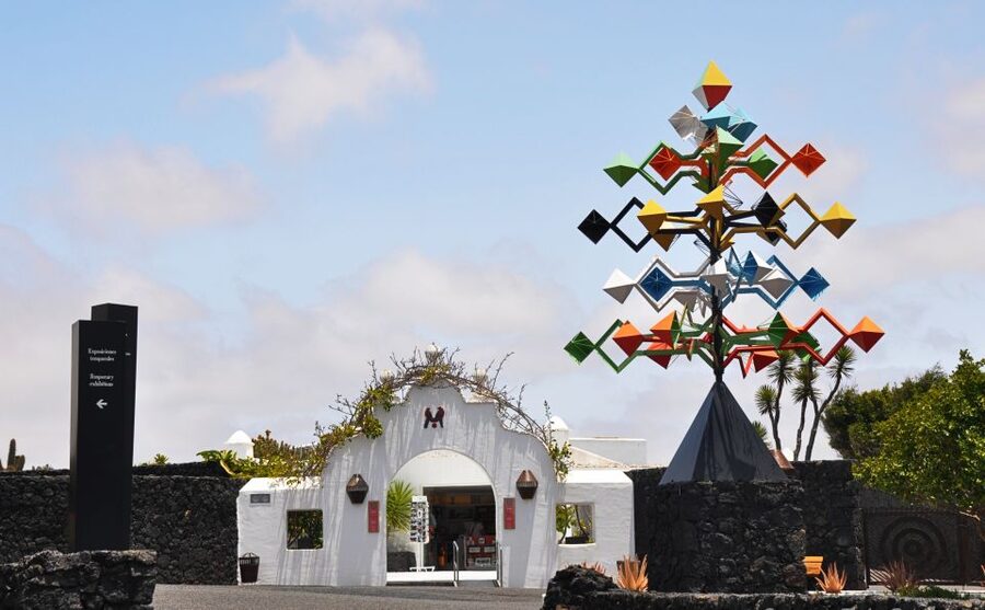 Teguise: Market and César Manrique Foundation Tour - How to Use Your 2.5 Hours in Teguise