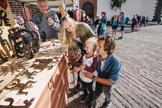 Teguise Market and La Graciosa Island Tour - Teguise Market, two hours among stalls and old streets