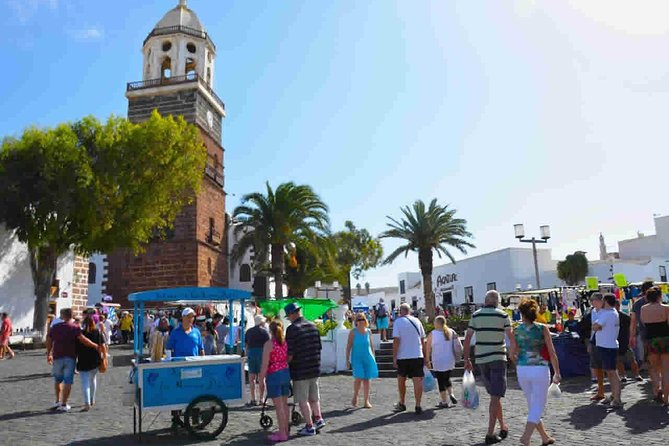Teguise Market and La Graciosa Island Tour - Free time for the beach, cafés, and a quiet walk