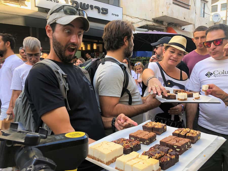 Tel Aviv: 2-Hour Levinsky Market Tour with Full Lunch - Tasting baked goods and regional specialties