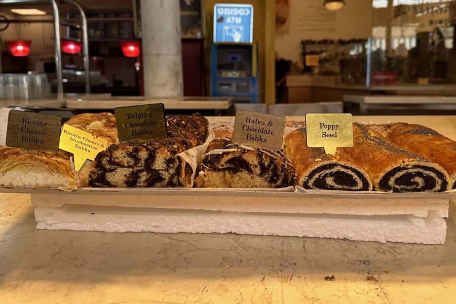 Tel Aviv: Carmel Market & Neighborhood Guided Walking Tour - Food stories from Yemenite kitchens to Tel Aviv stalls