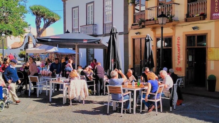 Teror and San Mateo Sunday Market - What the guide adds to a six-hour bus tour