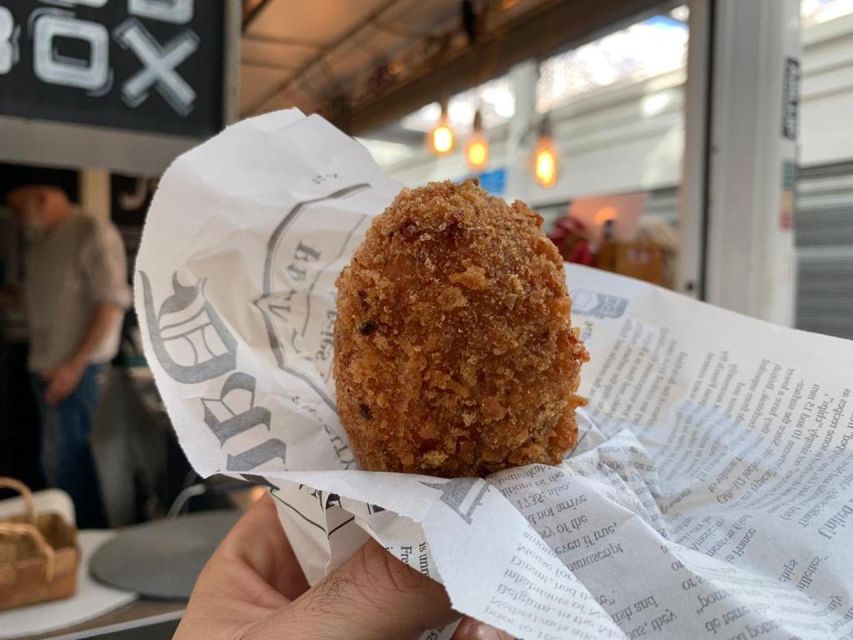 Testaccio Experience: Street Food, Market and Traditions - The sit-down Roman pasta is the full meal