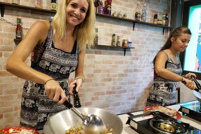Tingly Thai Cooking Class with Morning Market Tour - A good fit for beginners, families, and mixed skill levels