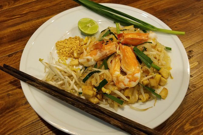 Tingly Thai Cooking Class with Morning Market Tour - Wat Kheak market, where the recipes begin