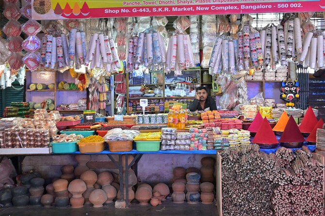 Tipu Palace + Koté Vishnu + Fort + KR Market + Jain Temple = Bengaluru Pété Walk - What the $33.55 price gets you