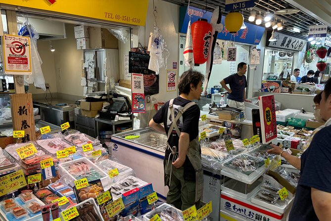 Tokyo: Private Tsukiji Fish Market Tour with 3 food stops - How much personal attention do you really get?