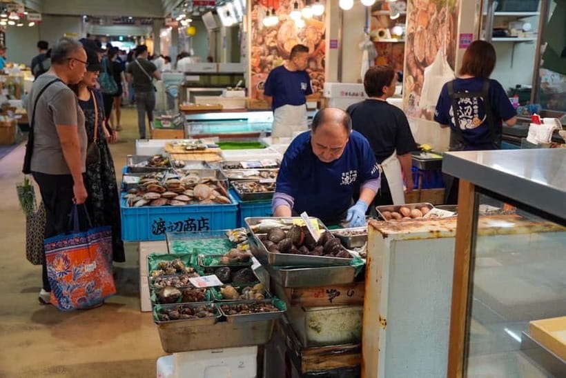 Tokyo: Private Tsukiji Street Food & Sake with Local Guide - What the Tsukiji and Toyosu Story Adds