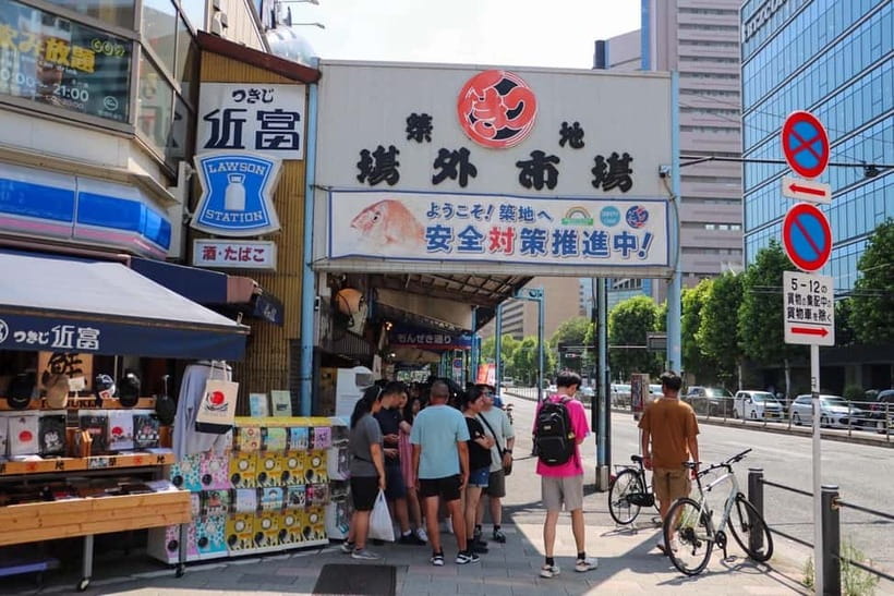 Tokyo: Private Tsukiji Street Food & Sake with Local Guide - Timing, Walking, and Weather