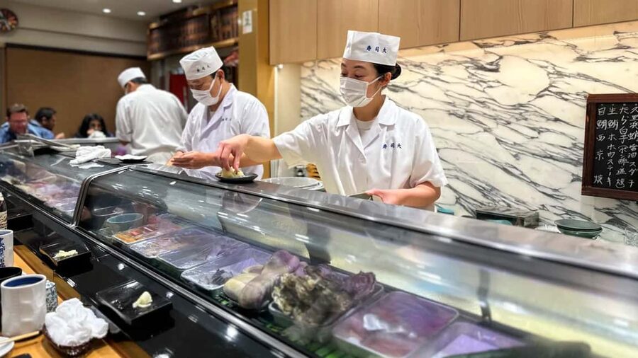 Tokyo: Toyosu Tuna Auction &Tsukiji Market Gourmet Adventure - What $122 gets you