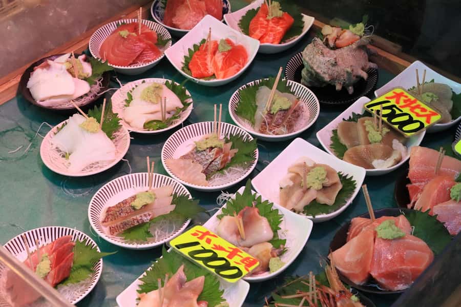 Tokyo : Tsukiji Fish Market Food Walking & Shrine Visit Tour - Meeting at Tsukiji Hongwanji Temple