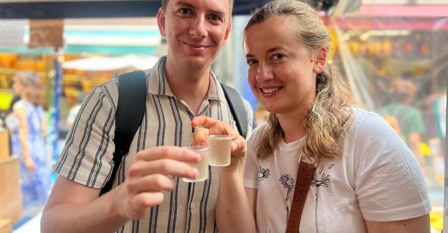 Tokyo: Tsukiji Fish Market Guided Walking Tour - Tsukiji Hongwan-ji: a quiet start before the food