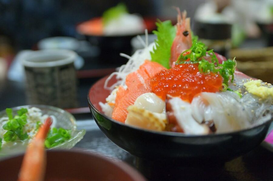 Tokyo: Tsukiji Fish Market Tour with 6 Stops & Seafood Lunch - Starting at Tsukiji Hongan-ji