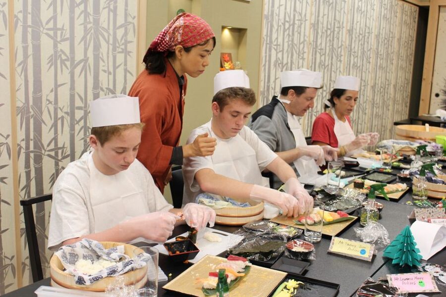 Tokyo: Tsukiji Market Guided Tour & Sushi-Making Experience - Starting at Tsukiji Hongwanji Temple
