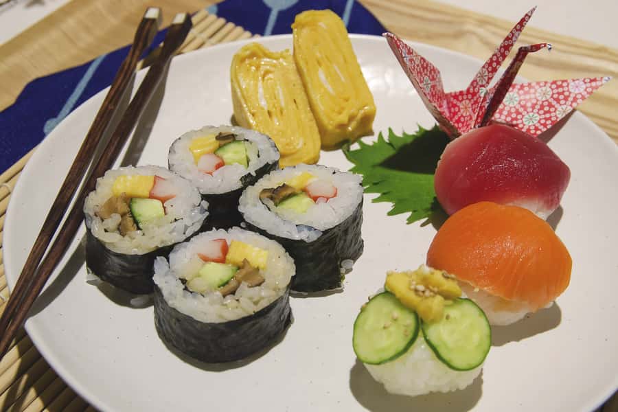 Tokyo: Tsukiji Market Walking Tour & Sushi Cooking Class - Who will enjoy this experience most?