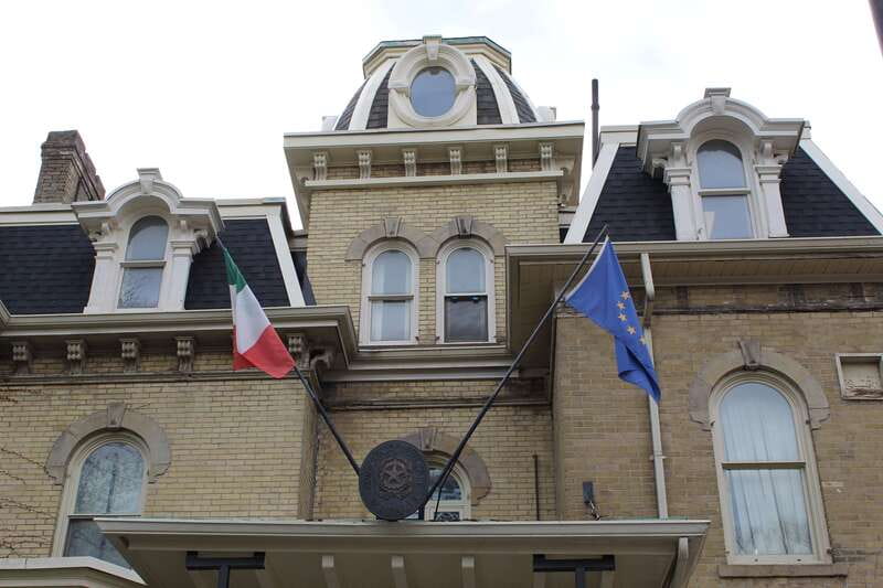 Toronto: 2-Hour Kensington Market Chinatown Walking Tour - Starting at Campbell House on Queen Street West