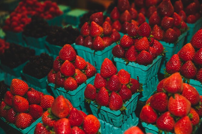 Toronto: St Lawrence Market Food Tour with 6 Food Tastings - Is $73.75 a fair price?