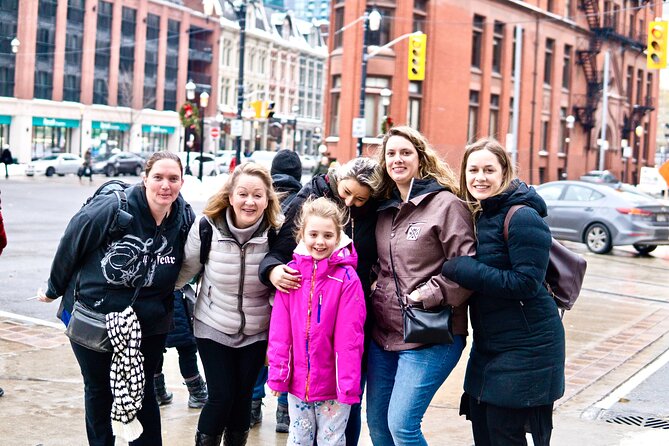 Toronto: St Lawrence Market Food Tour with 6 Food Tastings - Why the market works better with a guide
