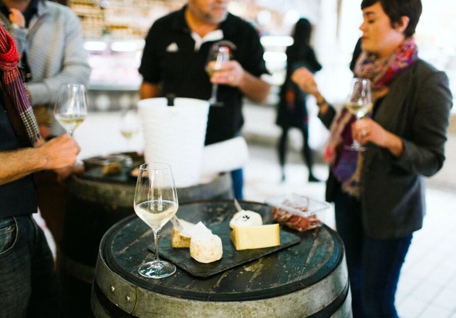 Toulouse: Victor Hugo Market Guided Food Tour with Tastings - Starting with pastries and bread