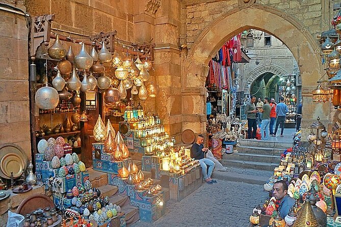 Tour of the Pyramids, Egyptian Museum and Bazaar with lunch - Lunch provides a useful break