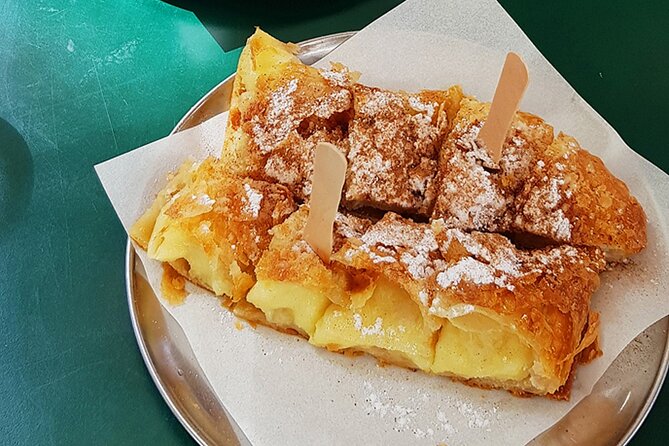 Traditional breakfast in markets with olive oil and honey tasting - Key points at a glance