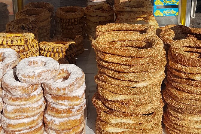 Traditional breakfast in markets with olive oil and honey tasting - What the two-and-a-half-hour schedule means