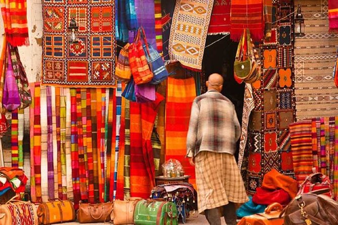 Traditional Souks Shopping Private Tour in Casablanca - Comparing Habbous with the old Medina