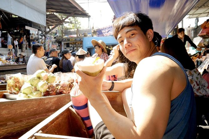 Train Market and Floating Market half day tour - Why Mae Klong’s passing train is worth the early start
