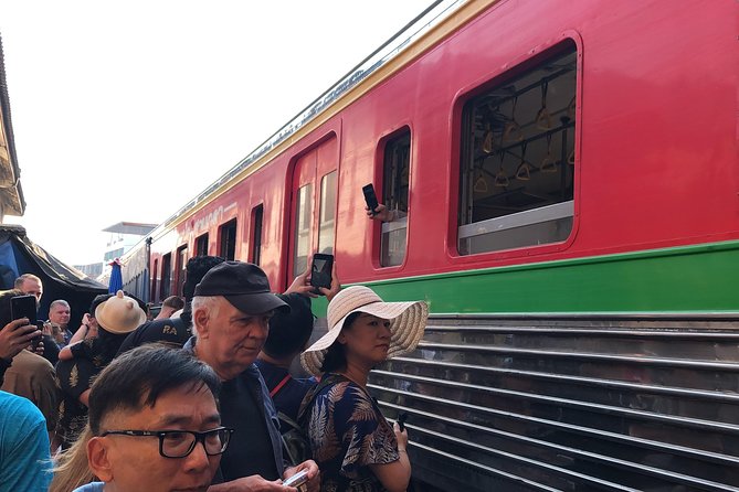 Train Market and Floating Market half day tour - Who will enjoy this half-day tour?