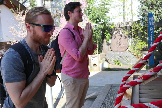 Tsukiji Fish Market Small-Group Food Walking Tour - How the guides shape the morning