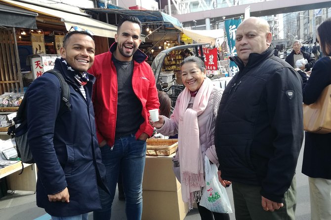 Tsukiji Food and Toyosu Market with Government-Licensed Guide - What the private format really adds