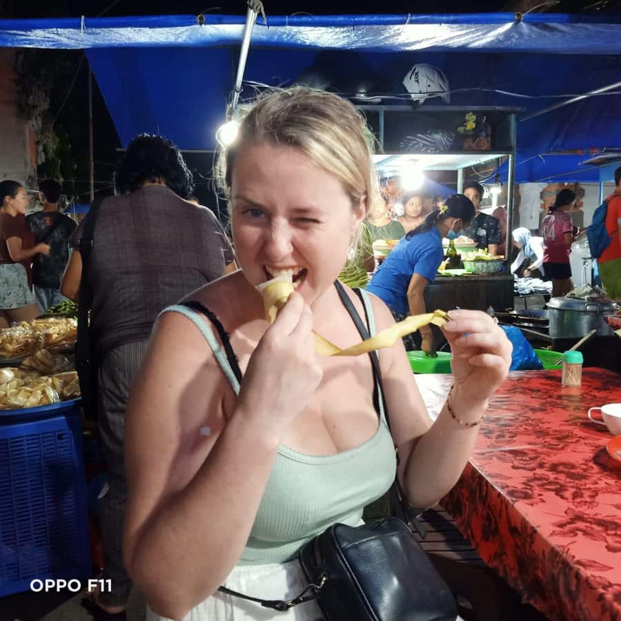 Ubud Traditional Night Market Food Tour-All Inclusive - What the guides add to the evening