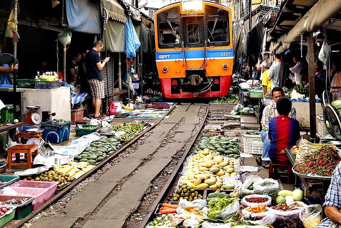 Unique Bangkok Markets: Train Market & Floating Market Adventure - Who will get the most from this tour