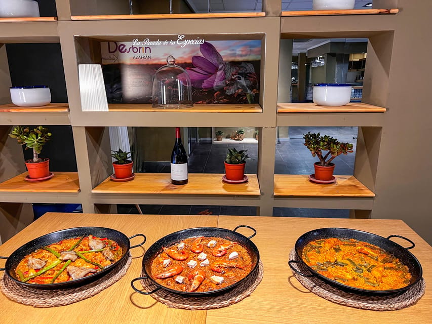 Valencia: Paella Cooking Class with Central Market Tour - Tapas, Wine, and the Shared Table