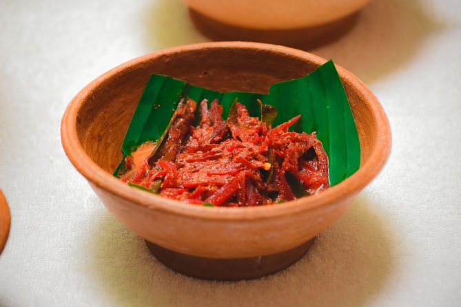 Vegan Cooking Class Colombo with Market Tour - What clay pots add to the meal
