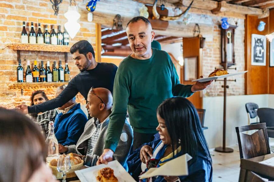 Venice: Rialto Market Food and Wine Lunchtime Tour - Value, timing, and practical limits
