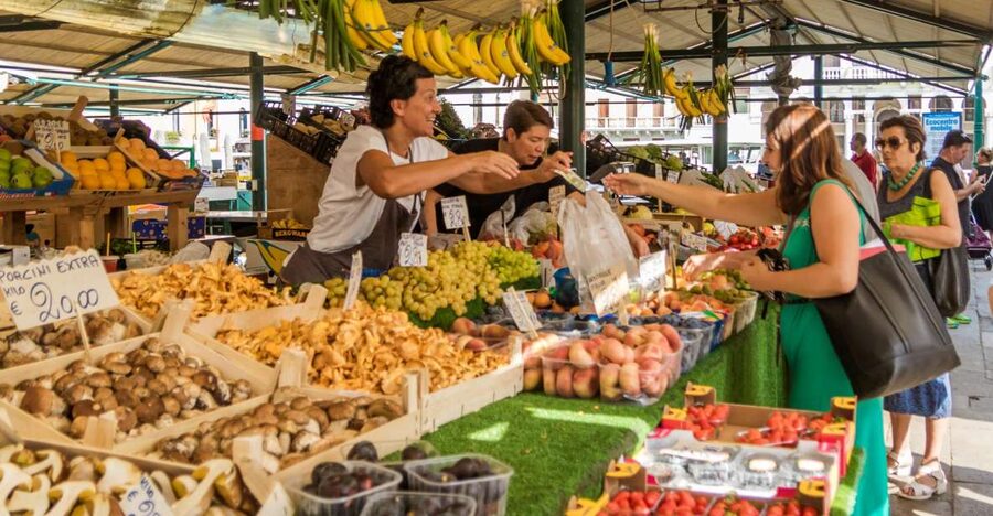 Venice: Rialto Market Food and Wine Lunchtime Tour - How much food do you really get?