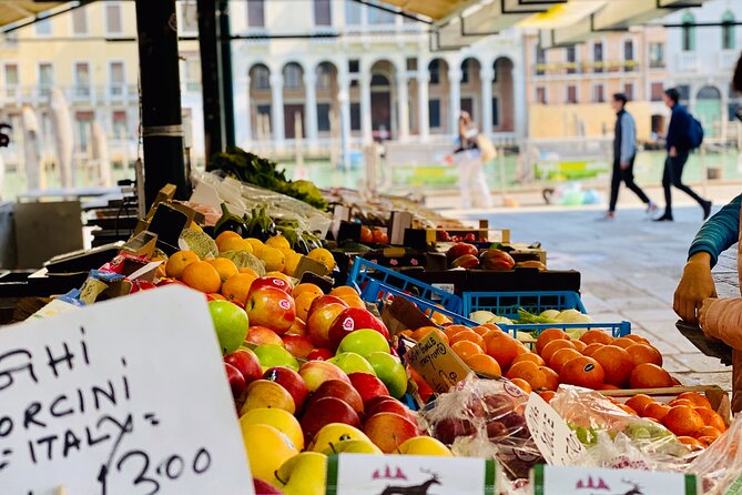 Venice Street Food Tour with Local Guide with Local Food Market Visit - Starting near Rialto Bridge