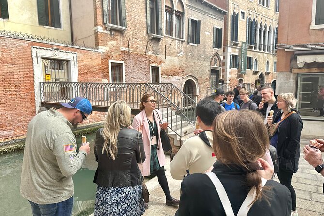 Venice Street Food Tour with Local Guide with Local Food Market Visit - From Campo San Bartolomeo to Campo San Polo