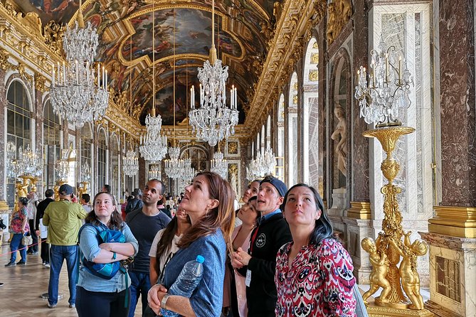 Versailles Bike Tour with Market, Gardens & Guided Palace Tour - Setting the scene at the palace