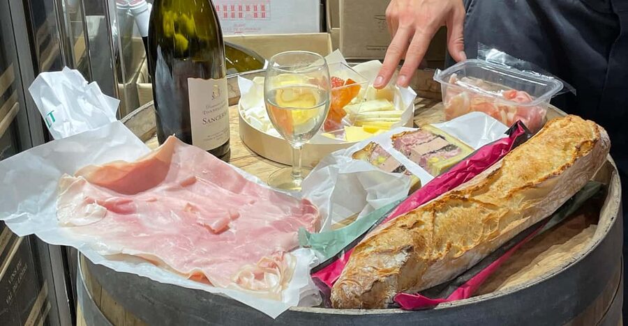 Versailles: Local & small-group Farmers' Market Food Tour - Pastries near the Royal Stables and Saint-Louis Cathedral
