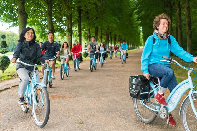 Versailles Palace Bike Tour with Market & Marie-Antoinette hamlet - Picnic beside the Grand Canal