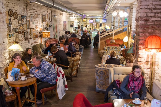 Vienna for Food Lovers: Cafés, Markets & Austrian Cuisine - Brunnenmarkt and the city beyond the center