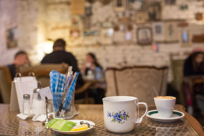 Vienna for Food Lovers: Cafés, Markets & Austrian Cuisine - The Austrian lunch: schnitzel, goulash, and something sweet
